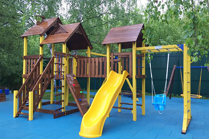 Детская площадка на даче